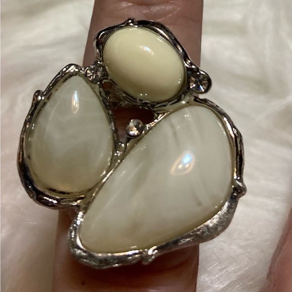 Silver Tone Ring With White Agate And Rhinestones - Picture 5 of 5